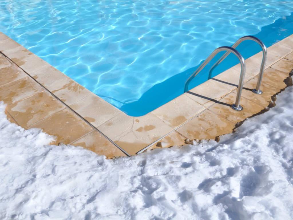 Comment entretenir sa piscine en hiver ?