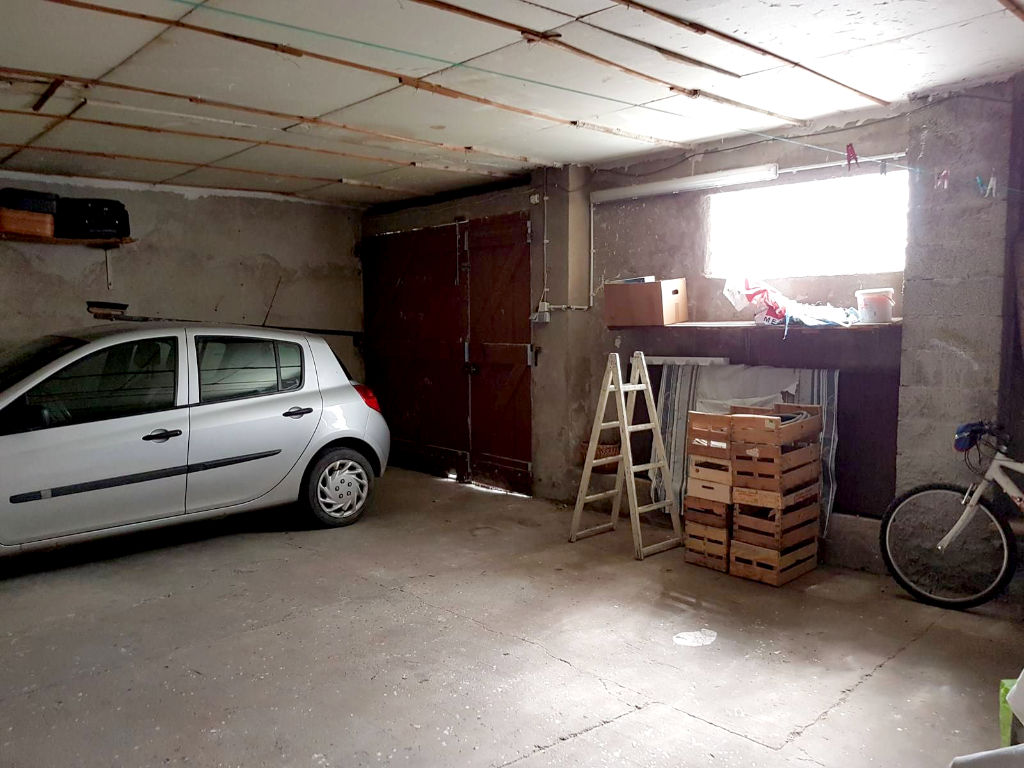 Fenêtre pour garage : quelles solutions pour éclairer et aérer
